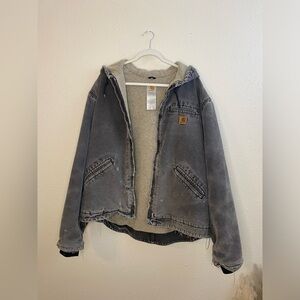 Thrashed vintage hooded Carhartt jacket | Sherpa lined | j1n1 | black | 2 XL